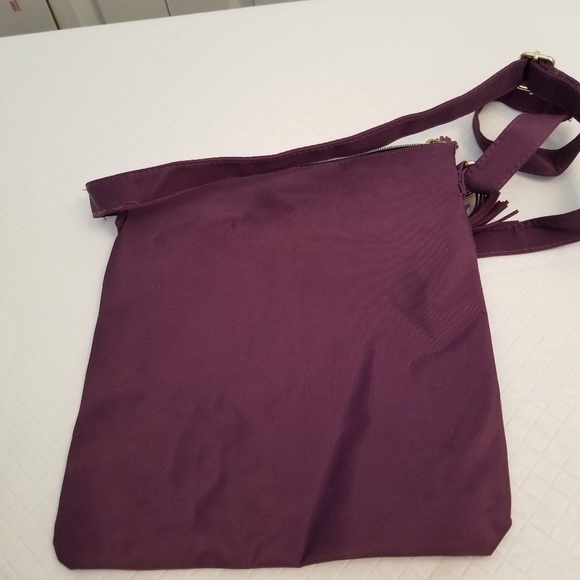 Purple Cross Body Bag Adjustable Strap 10 X 11 RN 129406 - Picture 5 of 7